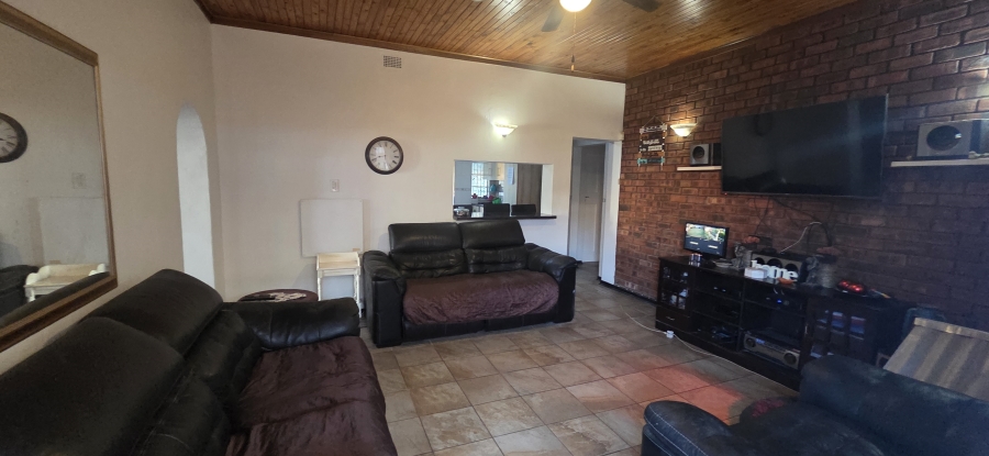 4 Bedroom Property for Sale in Rhodesdene Northern Cape